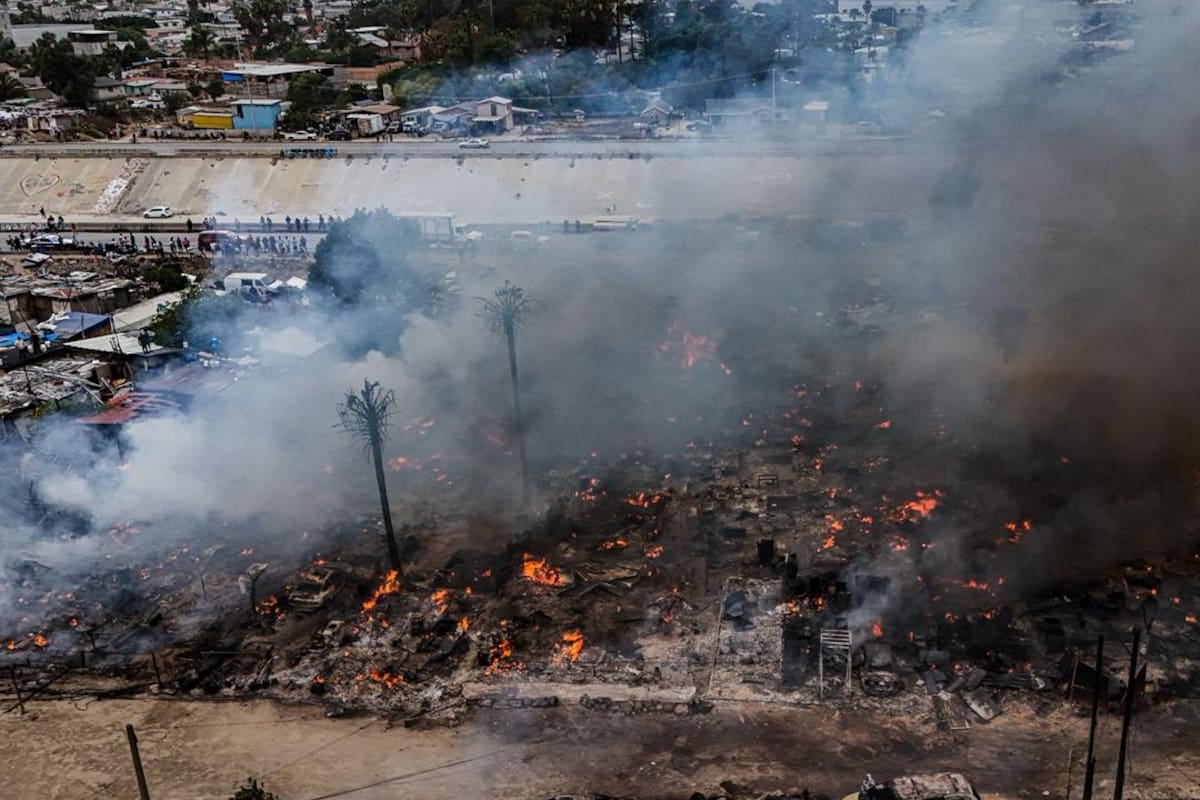 Incendio consume múltiples viviendas en área de invasión en el Cañón del Padre
