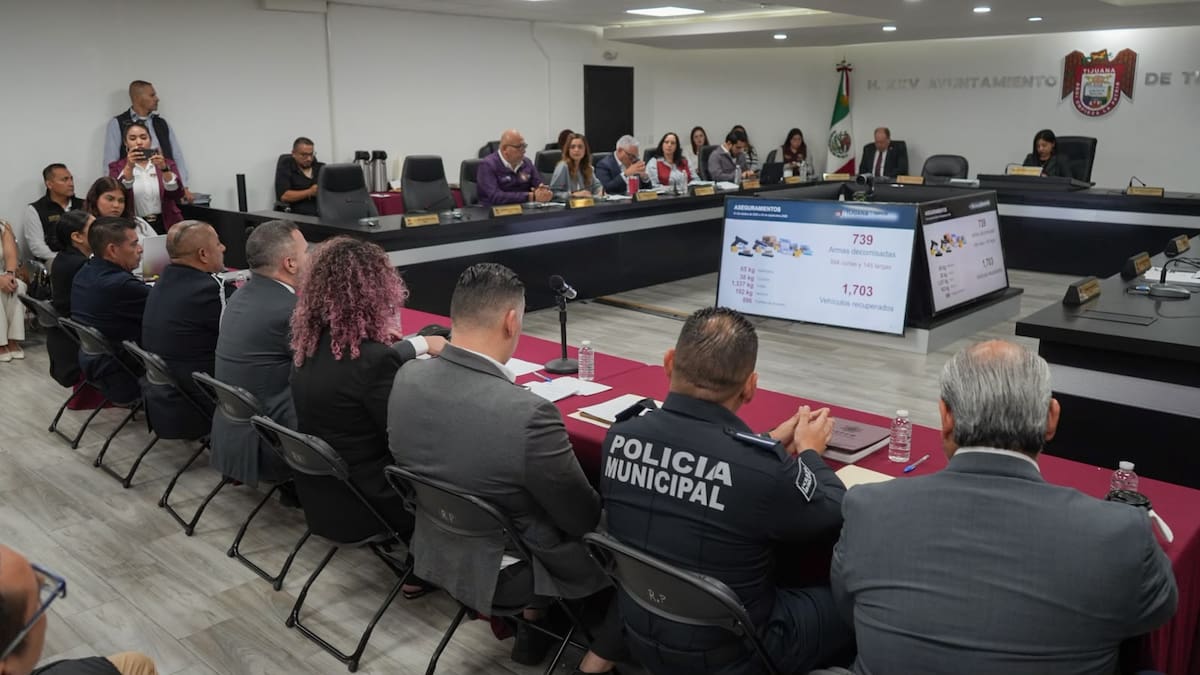 José Alejandro Avilés Amezcua presentó ante el Cabildo los avances de seguridad de Tijuana correspondientes al segundo año de gobierno. Foto: Cortesía