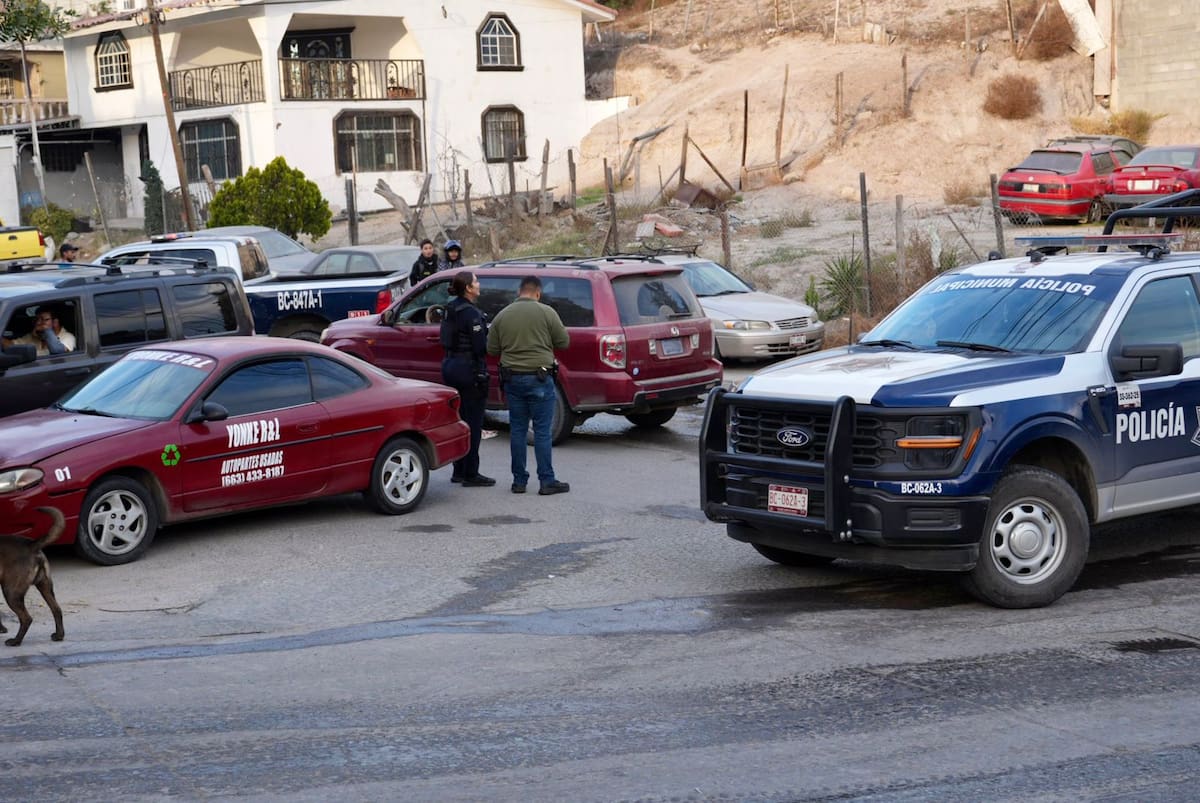 Una mujer de 50 años fue atacada a tiros mientras circulaba en su vehículo por la colonia Puerta del Sol. Foto: Leonardo González