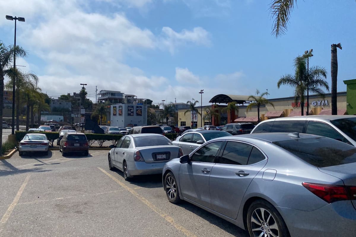 Rechazan aumento en tarifas de estacionamientos