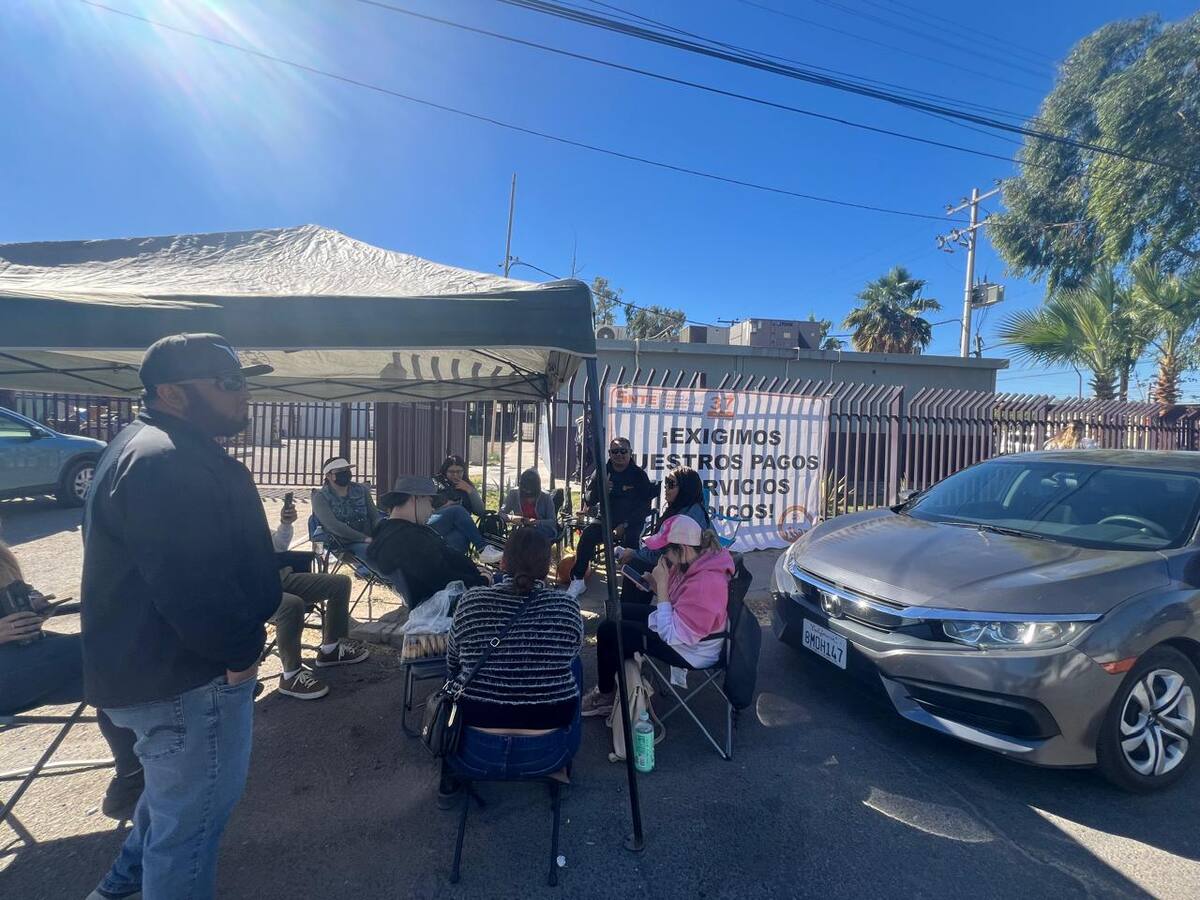 Los docentes argumentaron que, de continuar sin respuesta por parte de las autoridades, podrían irse a paro total, lo que afectaría las clases de los alumnos de todos los docentes pertenecientes al SNTE 37. Foto: Gil Reyna.