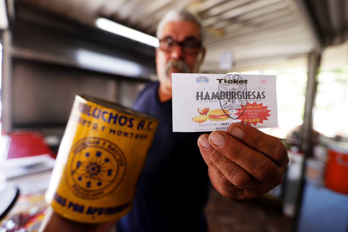 Grupo Rescate Aguiluchos de Mexicali realiza hamburguesada para apoyo