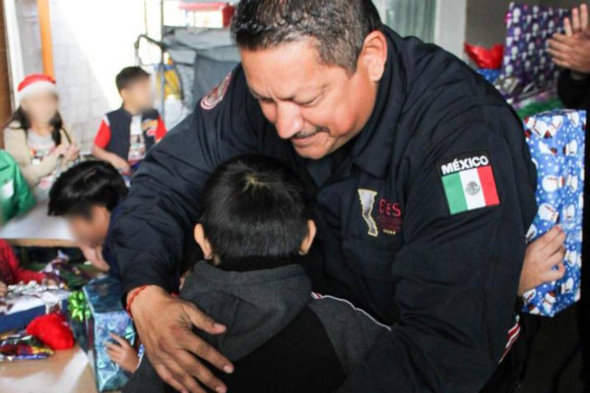 Agentes de la GESI obsequian regalos a niños de casa hogar