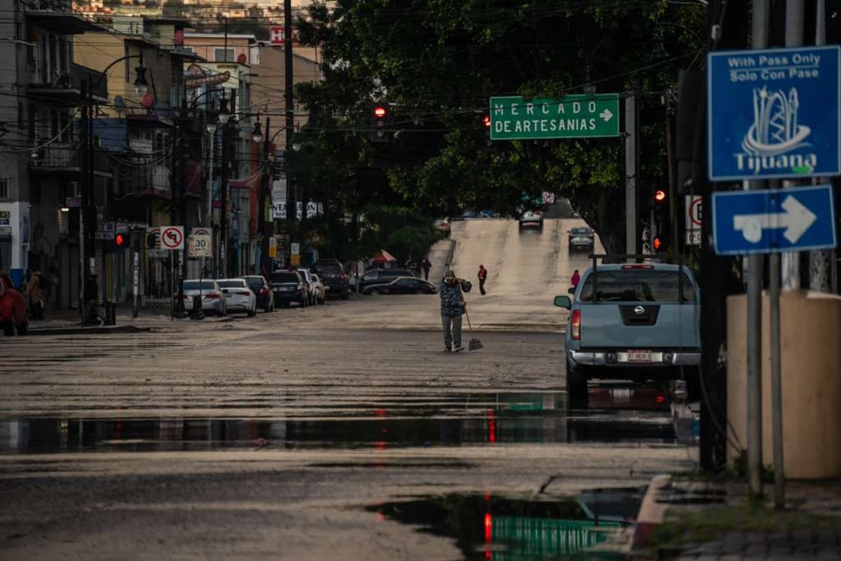 Apagones en colonias de Tijuana por lluvias y frente frío 35 dejan más de 51 mil usuarios afectados