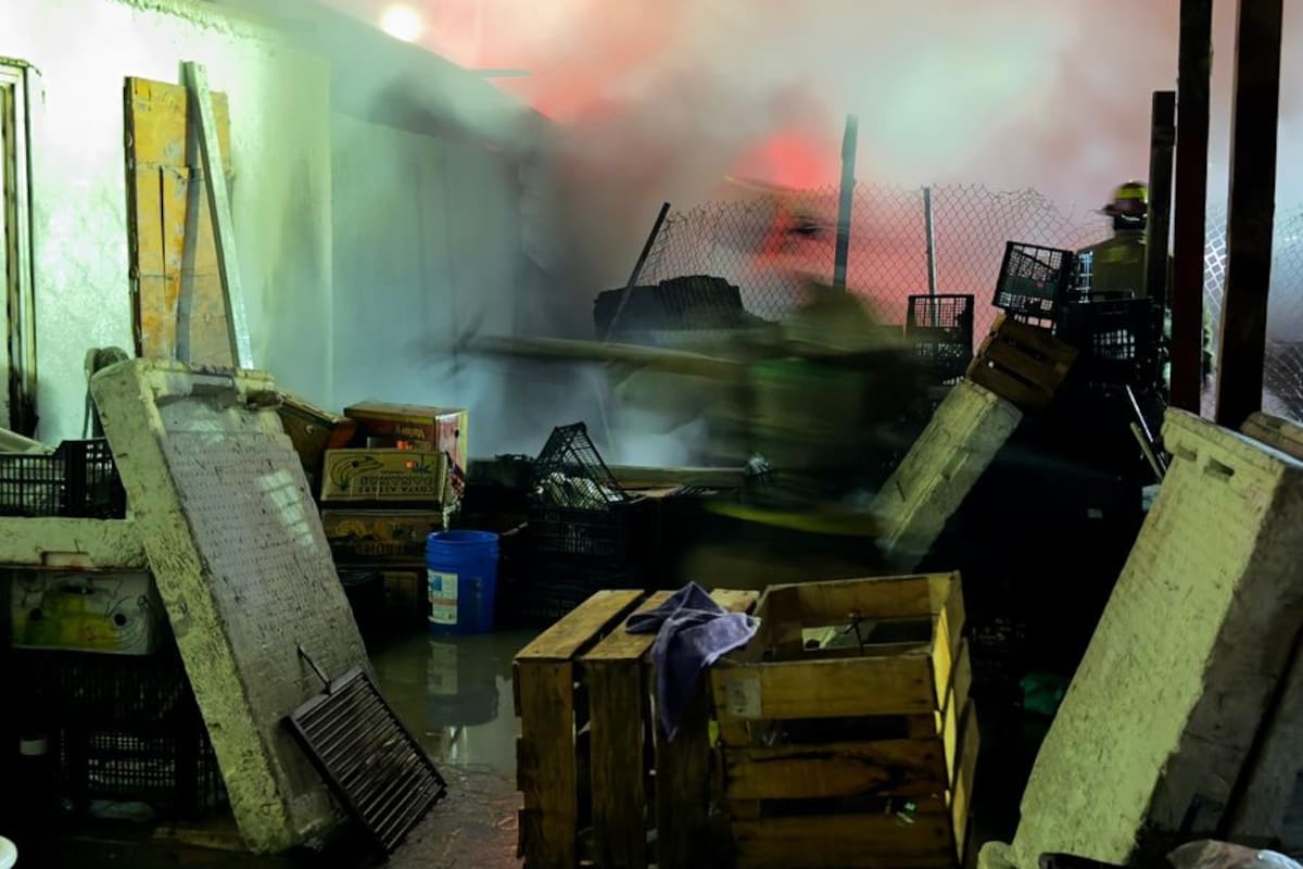 Incendios y explosión por gas dejan daños materiales y un joven lesionado en distintos puntos de la ciudad