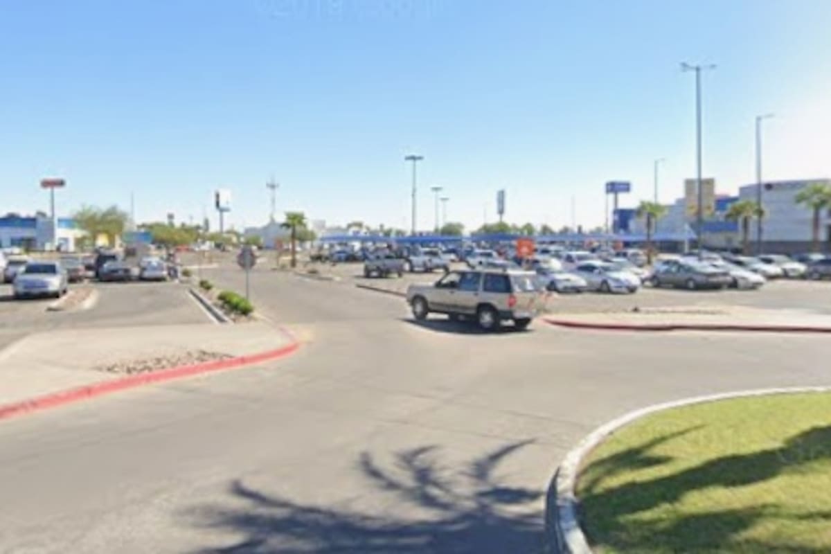 Alcaldesa advierte posible suspensión de Plaza Galerías por incumplir reglas de estacionamiento