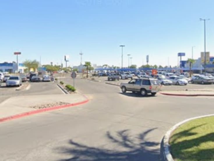 Alcaldesa advierte posible suspensión de Plaza Galerías por incumplir reglas de estacionamiento