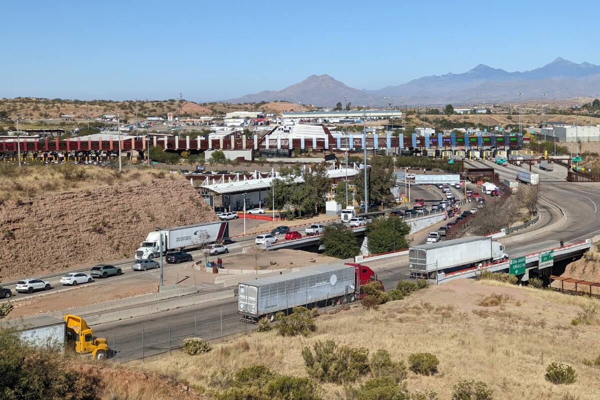 Garitas de Nogales: Se disparan cruces fronterizos