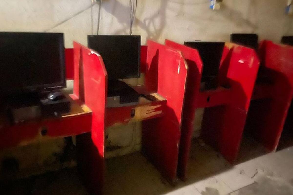 Decomisa FGE en Tijuana 10 máquinas tragamonedas durante cateo