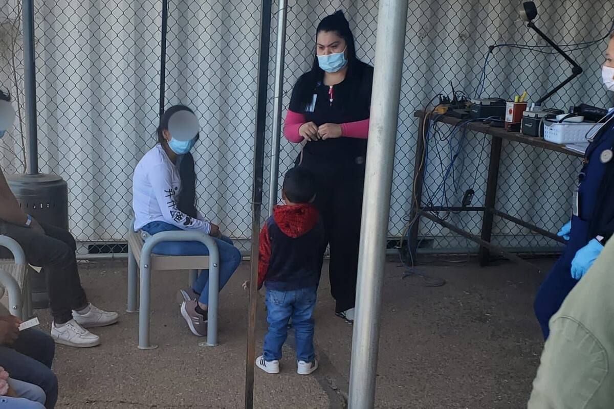 Migración a EU: Salvaron a familia ecuatoriana perdida en el desierto de Arizona