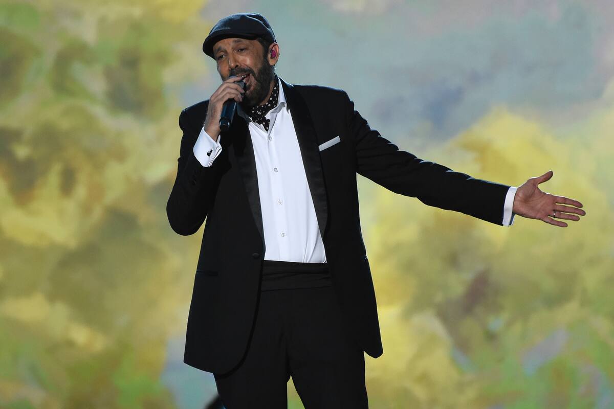 Presenta Juan Luis Guerra un lado más íntimo con 'Privé'