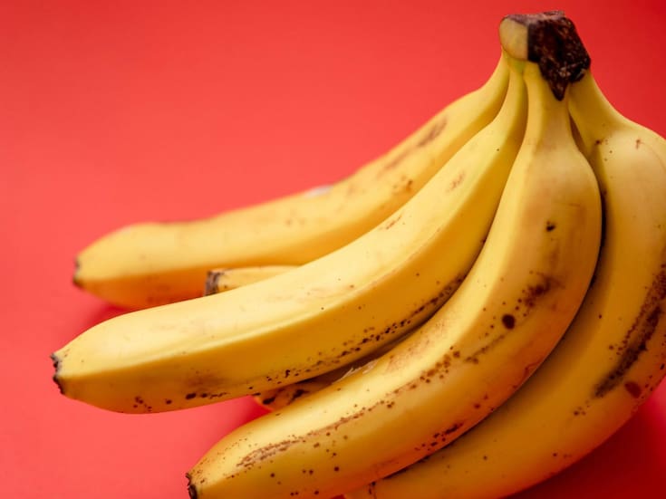 ¿Comer banana protege el corazón? cómo su contenido de potasio y fibra ayuda a controlar la presión y el colesterol