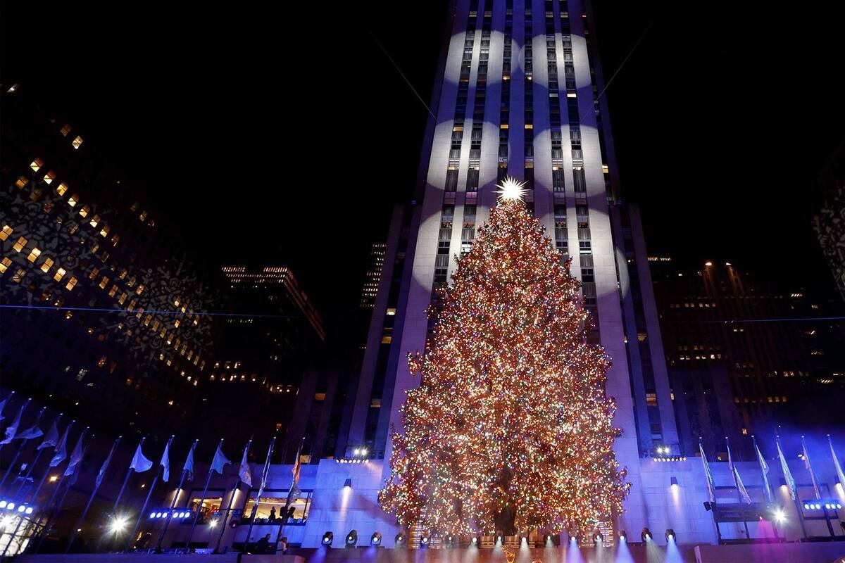 VIDEO: Encienden árbol del Rockefeller Center en Nueva York para recibir a la Navidad