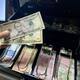 Venta del dólar se mantiene en 17.05 pesos la venta en casa de cambio de Mexicali