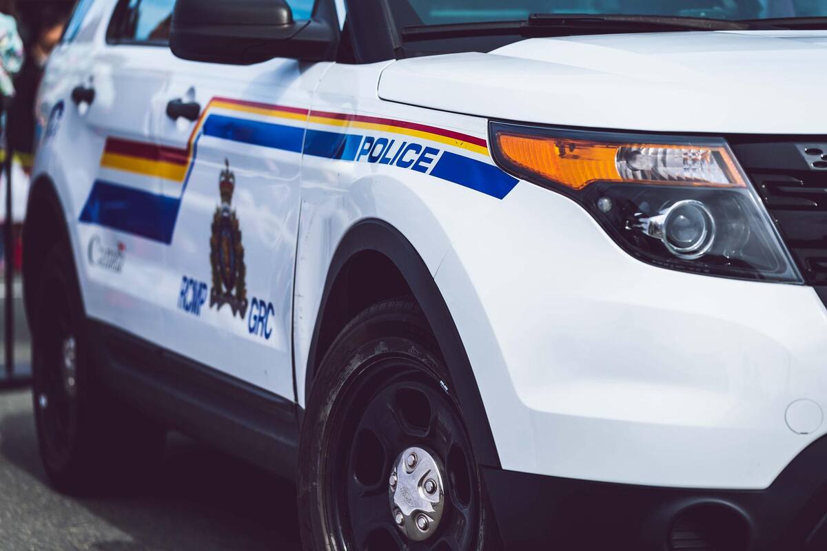 Policía de Toronto mata a hombre que estaba armado; cierran cinco escuelas por prevención