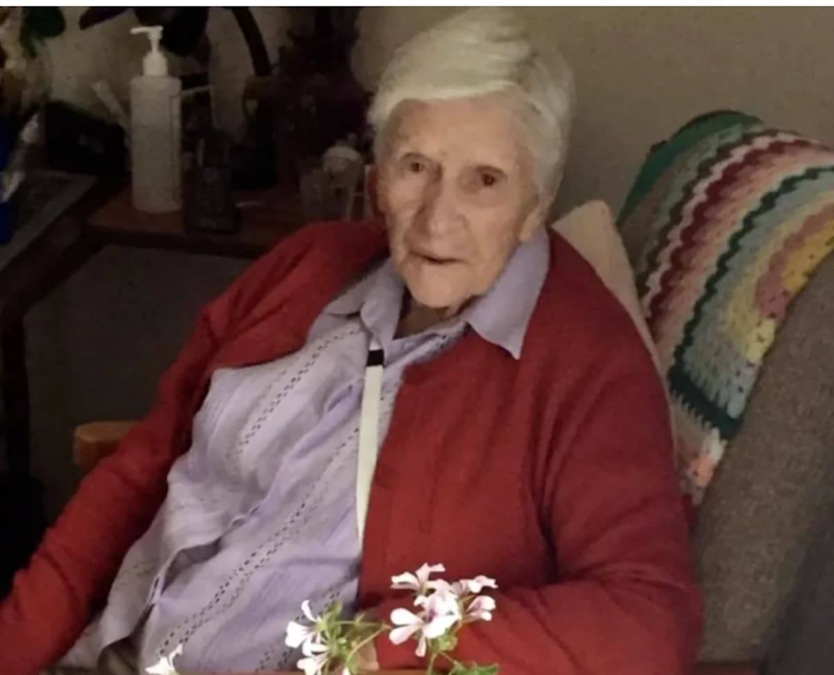 Clare Nowland murió una semana después de que el agente superior Kristian White la electrocutara con un Taser./ Seven Network Australia