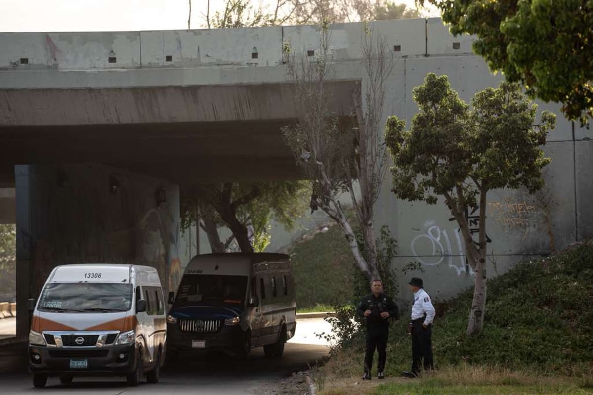 El accidente ocurrió sobre la calle Tercera, debajo del puente México; el conductor del taxi fue detenido y quedó a disposición de las autoridades. Foto: Border Zoom