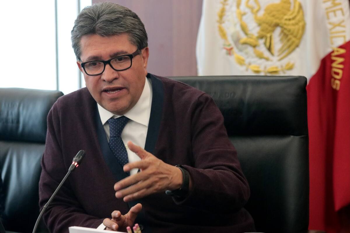 Monreal expresa su apoyo a #UnDíaSinNosotras