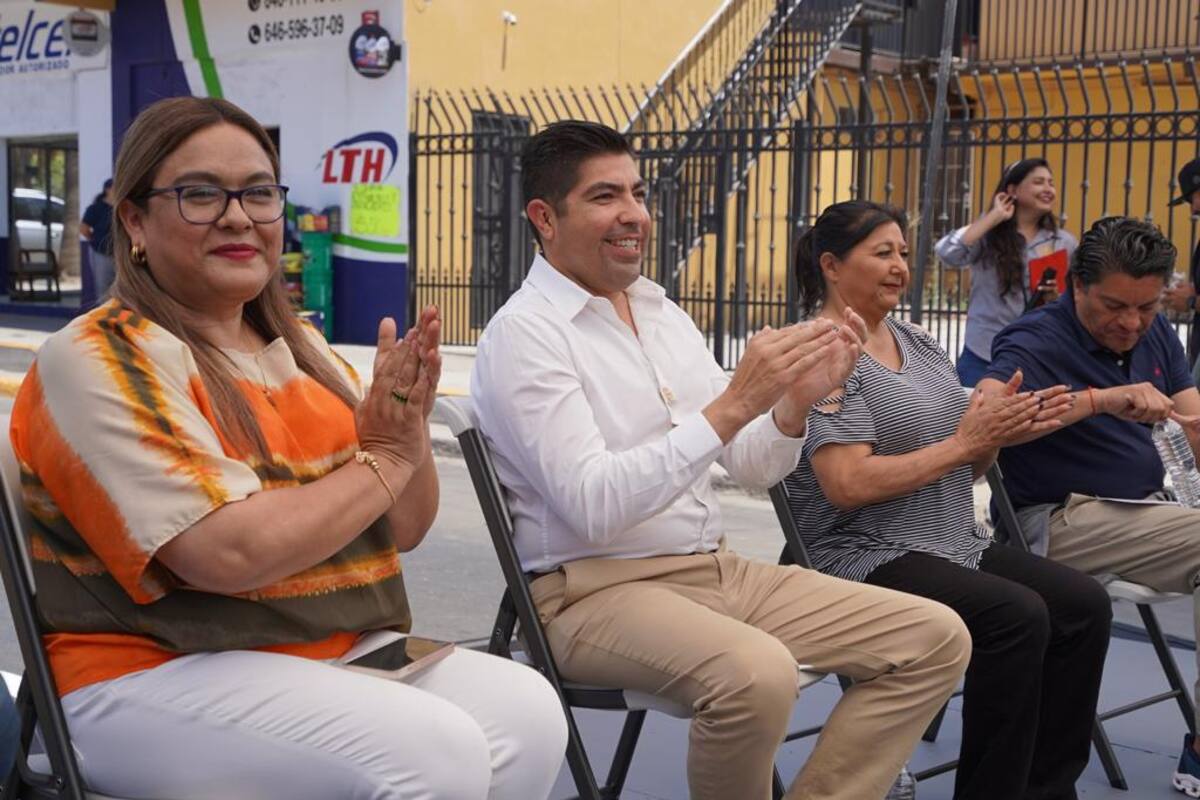 Inaugura Armando Ayala rehabilitación de Calzada Las Águilas