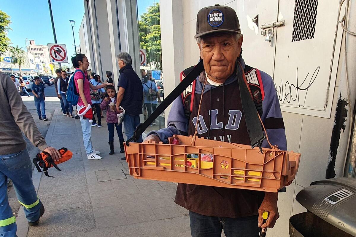 Venta de dulces le ayuda a ganar dinero y hacer amigos