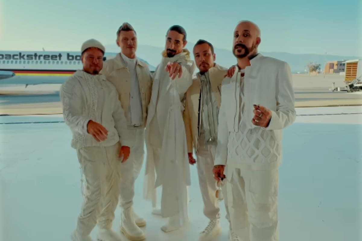 Backstreet Boys recrean “I Want It That Way” 26 años después con nuevo video nostálgico
