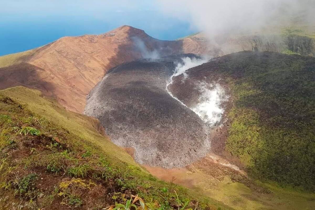 El volcán La Soufriere en San Vicente y las Granadinas sigue erupcionando