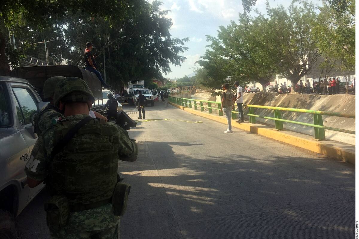 Trabajador de la Escuela Normal de Ayotzinapa entre los 'levantados' de Tixtla