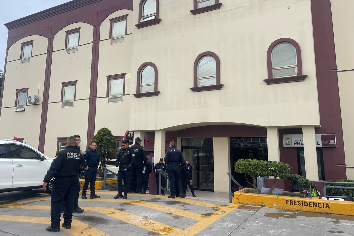 Preparan vallas en Palacio Municipal de Rosarito por manifestación