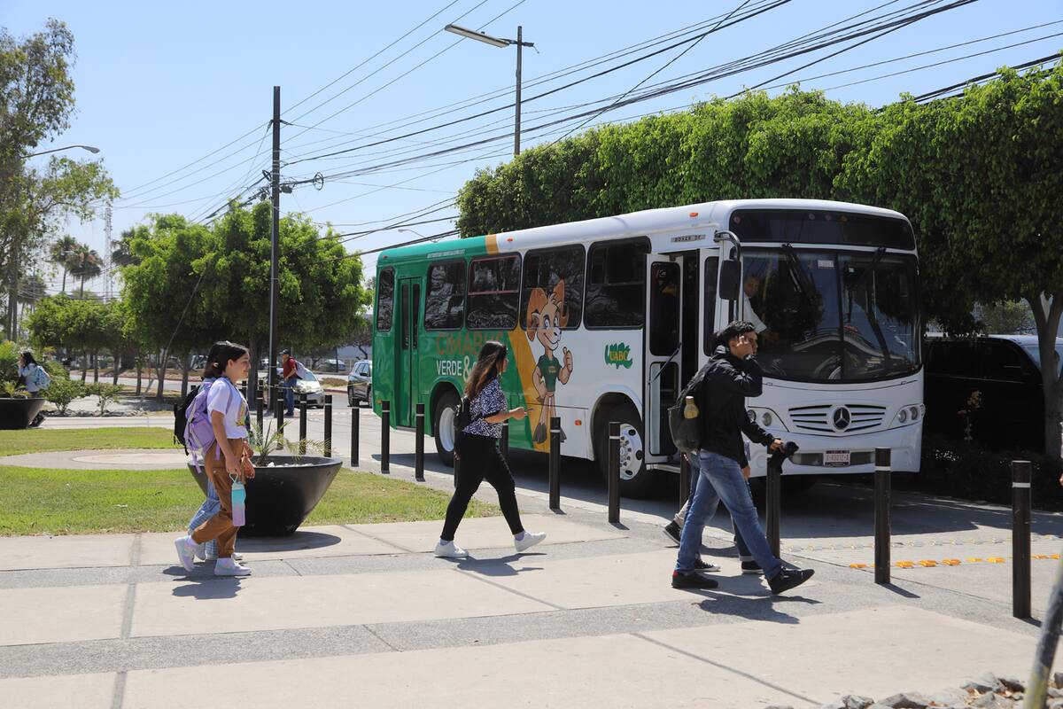 Requiere UABC más unidades de transporte: Rector