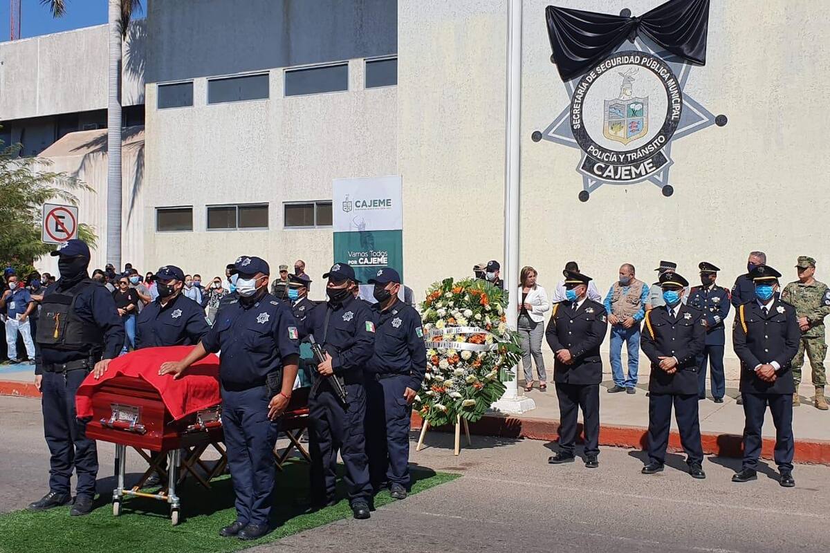 Despiden a “El Cadete”, oficial asesinado en el Valle del Yaqui