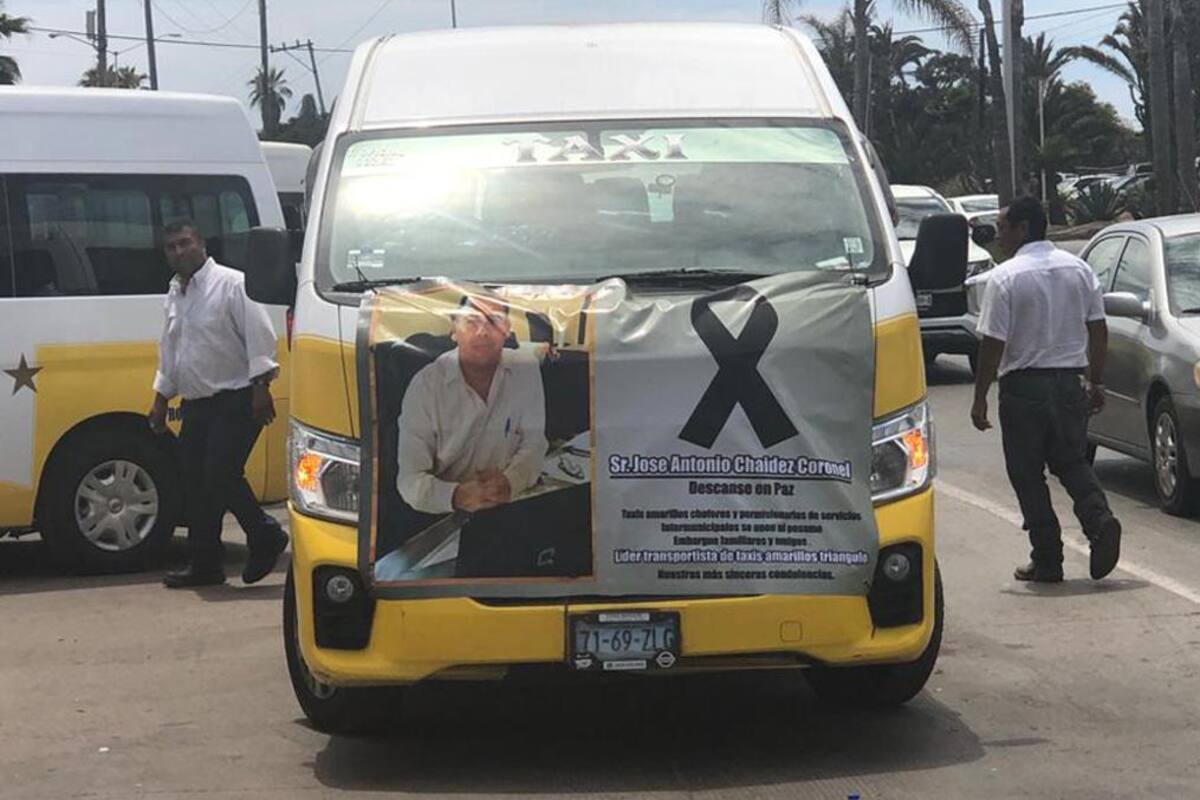 Taxistas de Rosarito realizan recorrido en memoria de dirigente fallecido