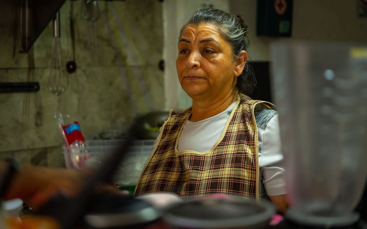 Cuando una familia no puede pagar guarderías, servicios de limpieza o apoyo para cuidados, alguien debe cubrir esas tareas. | Foto: Pexels
