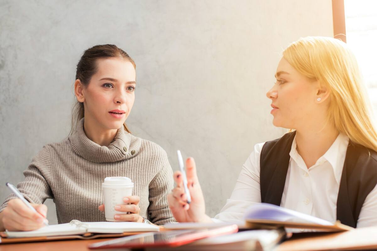 El camino hacia unas finanzas personales más sanas: Consejos de autora financiera