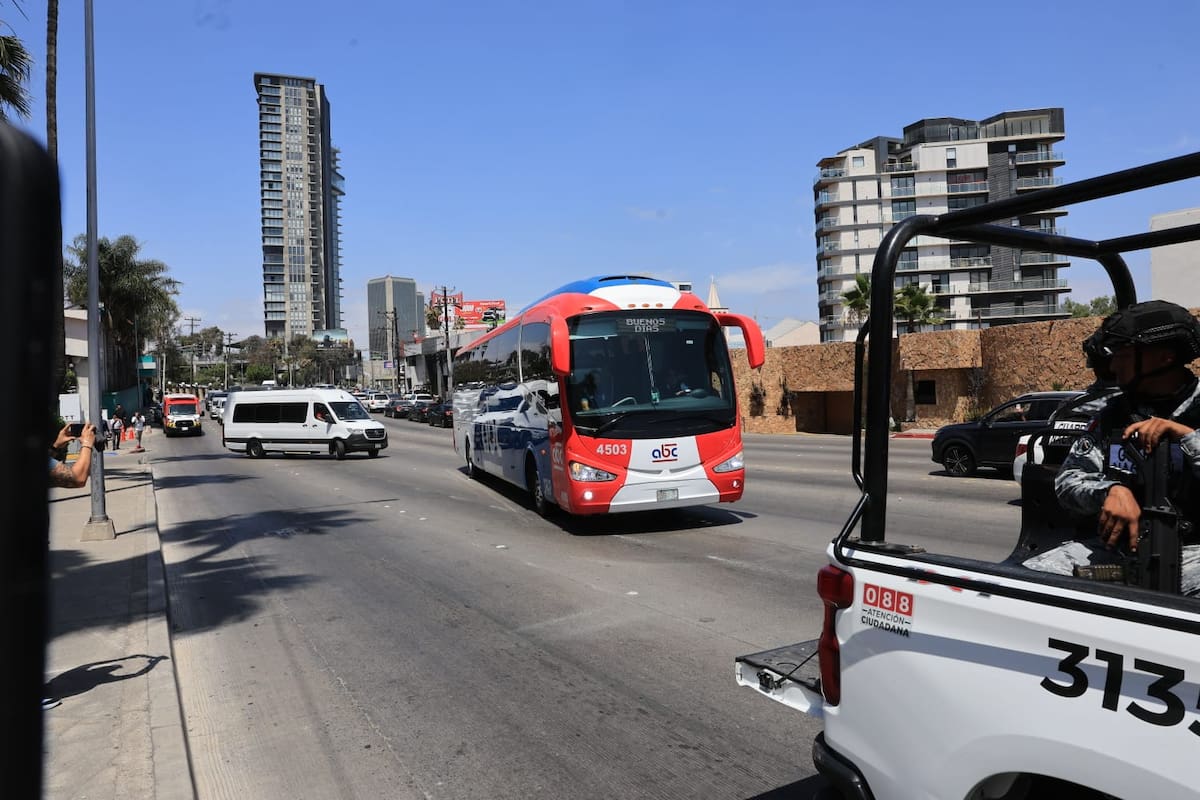 El representativo iraní realizó este lunes su segundo día de actividades en Tijuana, donde entrenó en el Estadio Caliente bajo un amplio operativo de seguridad. Foto: Sergio Ortiz