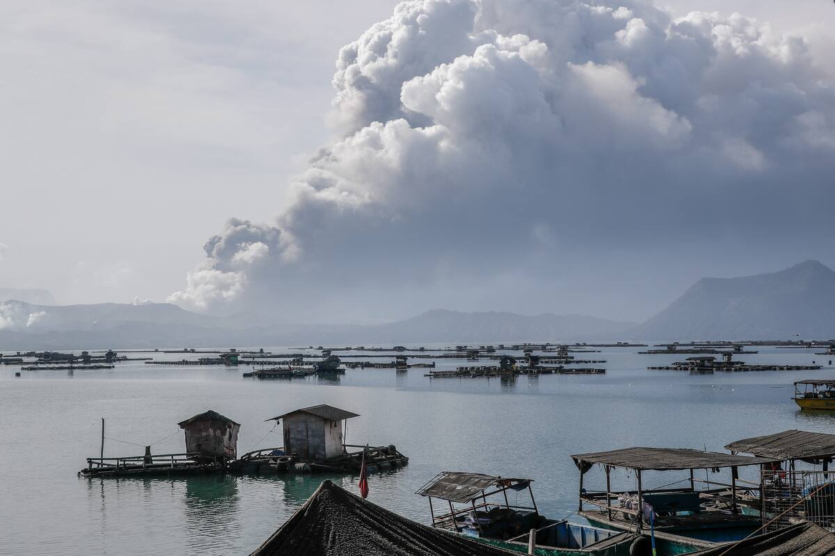 "Mi vida, mi casa y mi sustento están aquí": Filipino se resisten a evacuar el volcán Taal