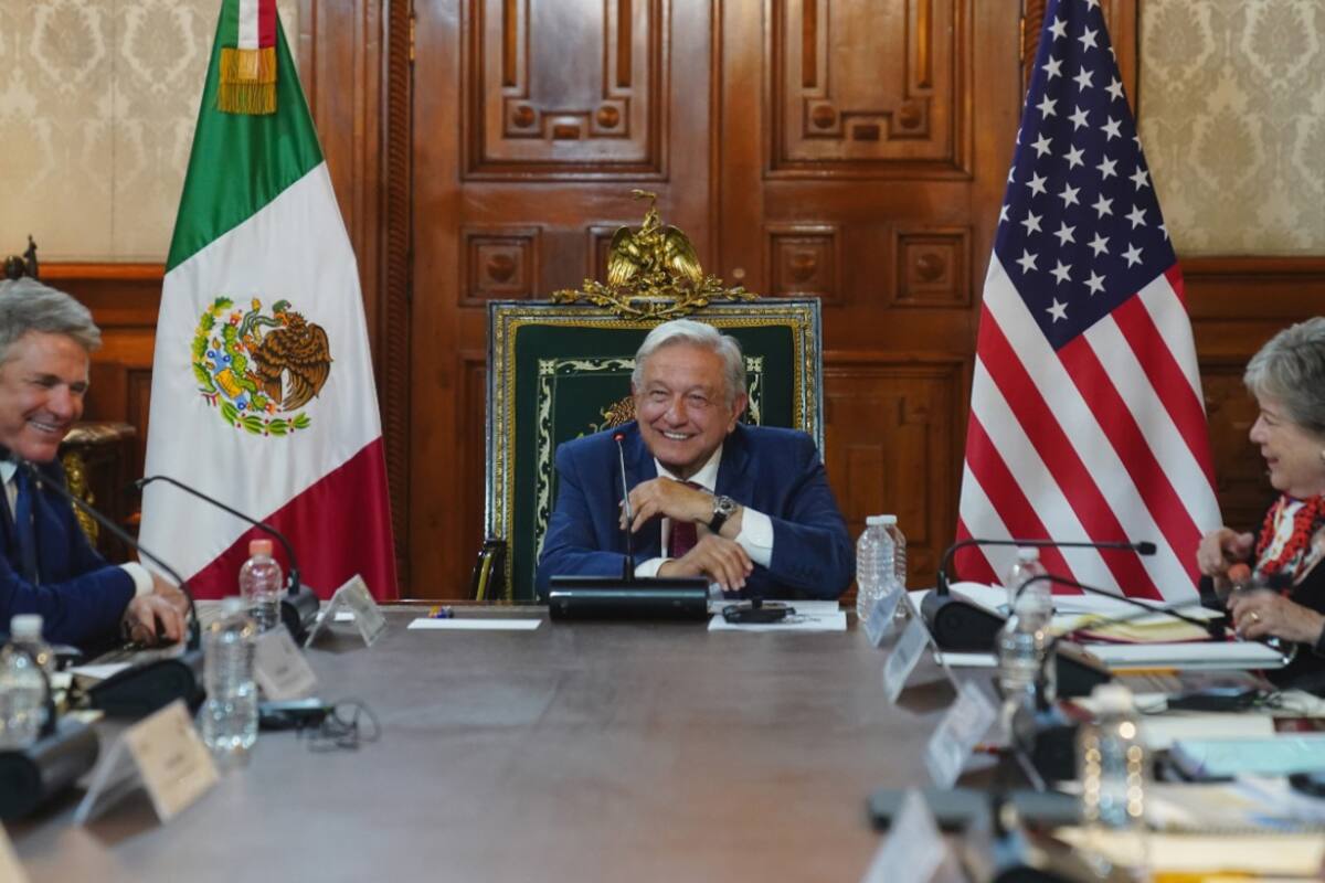 AMLO se reúne con congresistas de EU en Palacio Nacional para tratar temas transfronterizos