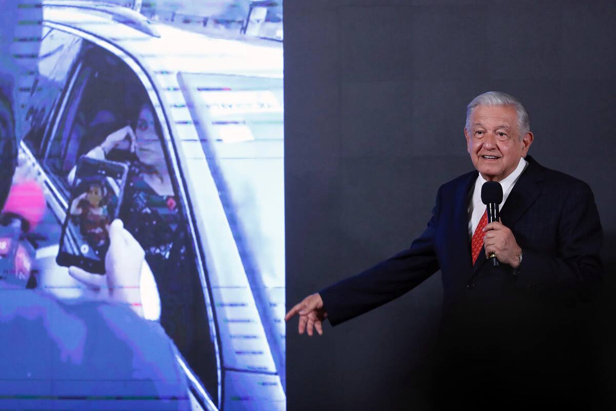 AMLO dice que puede ser “montaje”  encapuchados que detuvieron a Sheinbaum en Chiapas