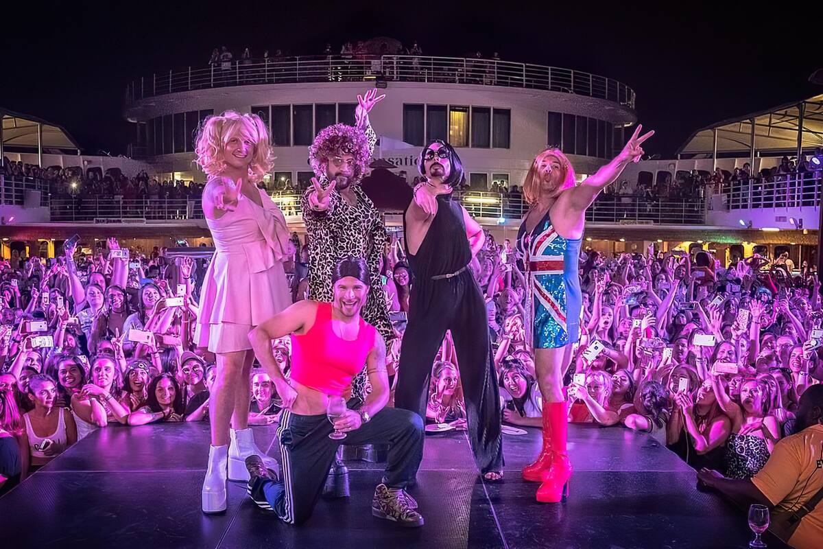 Los Backstreet Boys rinden homenaje a Spice Girls durante concierto