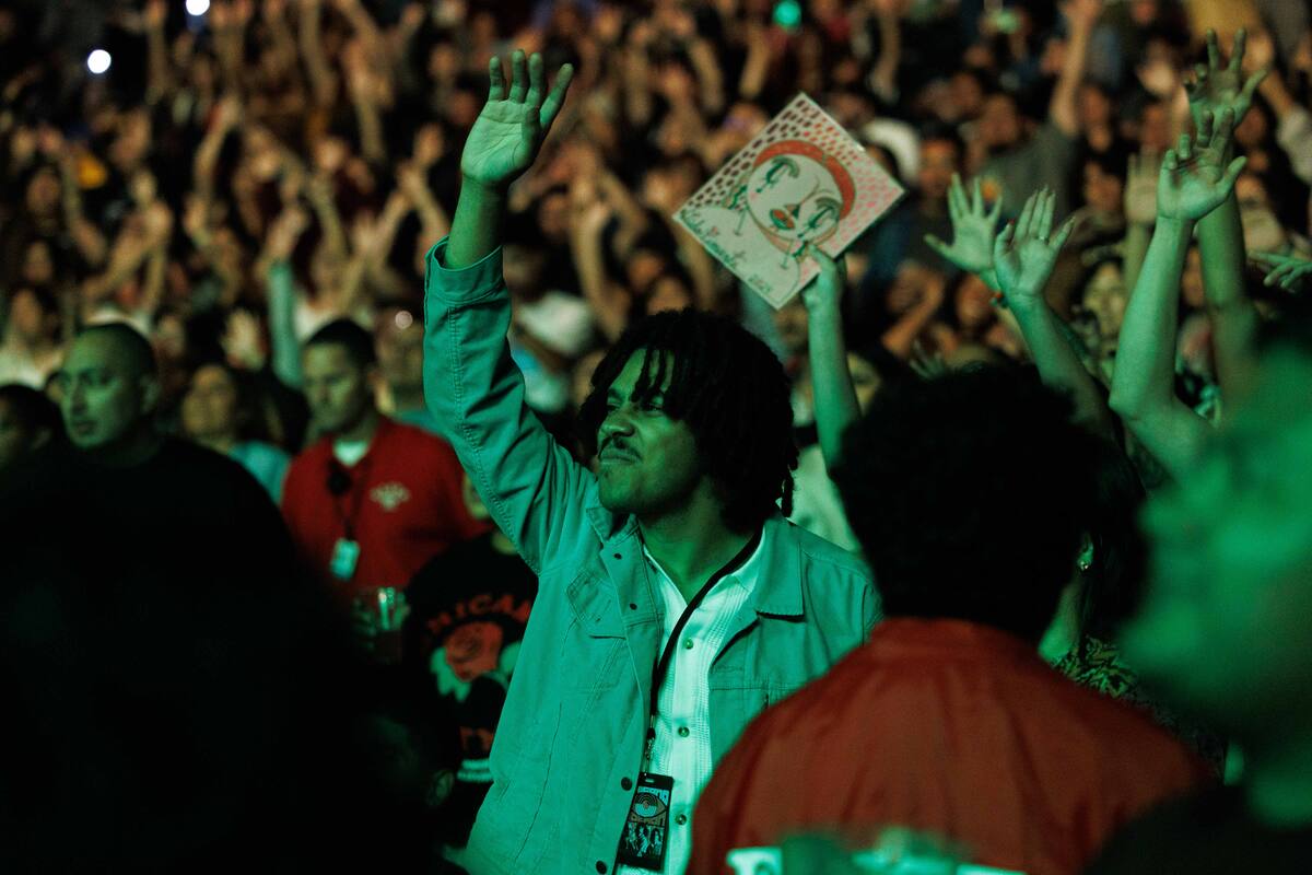 Chicano Batman  se presentó en el Cal Coast Credit Union como parte de su gira con el nuevo álbum “Notebook Fantasy”.