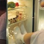Por qué el refrigerador truena, zumba o hace burbujas durante la noche y cuáles sonidos pueden indicar una falla que debe ser revisada por expertos