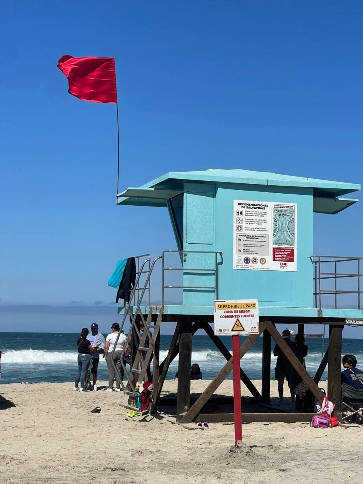 El Cabildo de Rosarito aprobó contratar 25 salvavidas temporales para reforzar la vigilancia en playas durante el verano y fortalecer la atención de emergencias. Foto: Carmen Gutiérrez.