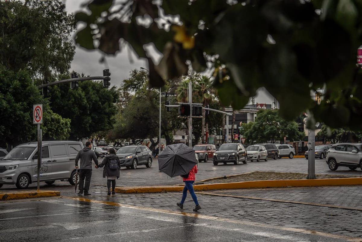 Un frente frío generará chubascos aislados y un descenso significativo en la temperatura durante la tarde-noche de este viernes. Foto: Border Zoom