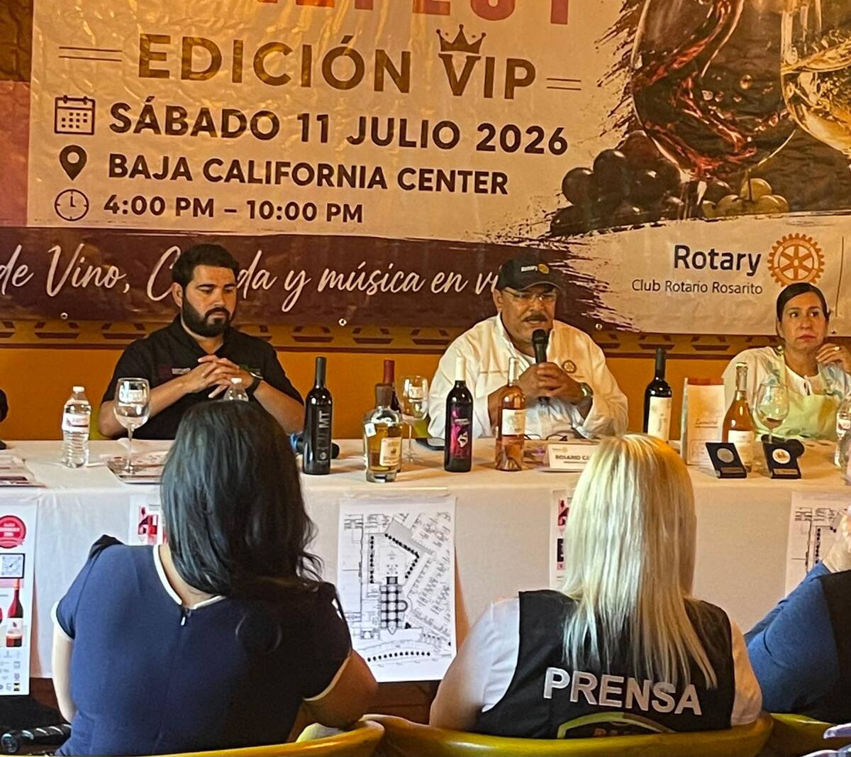 Integrantes del Club Rotario Rosarito presentaron la edición VIP del Rosarito Wine Fest 2026, cuyos recursos serán destinados a becas artísticas y programas de apoyo comunitario. Foto: Carmen Gutiérrez.