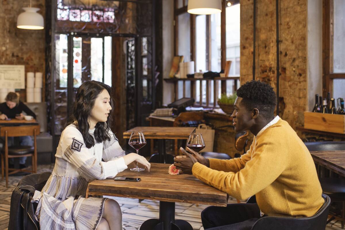 Revelado el restaurante de comida rápida preferido por los hombres para llevar a las mujeres en la primera cita