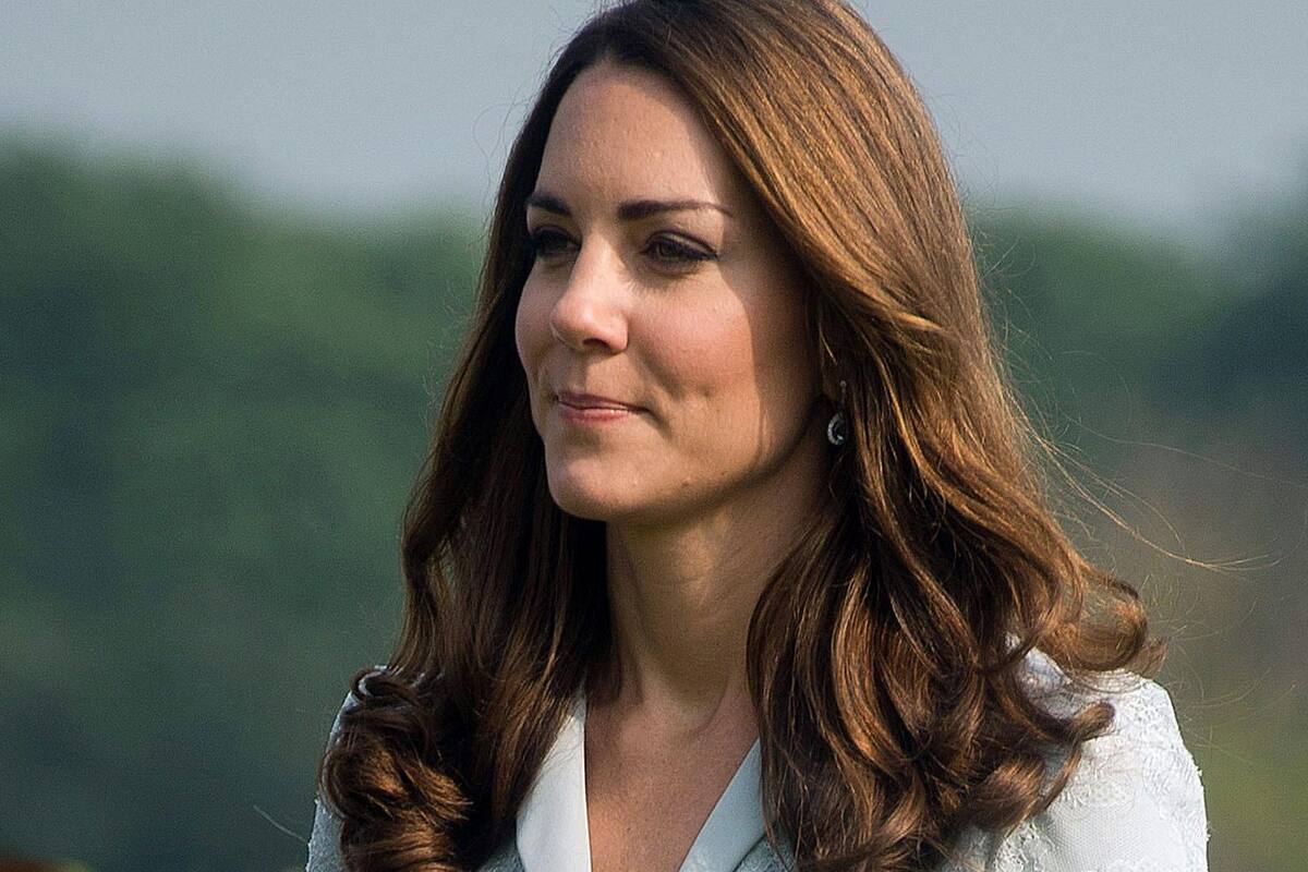 Kate Middleton homenajea a Lady Di y la Reina para el funeral del príncipe Felipe