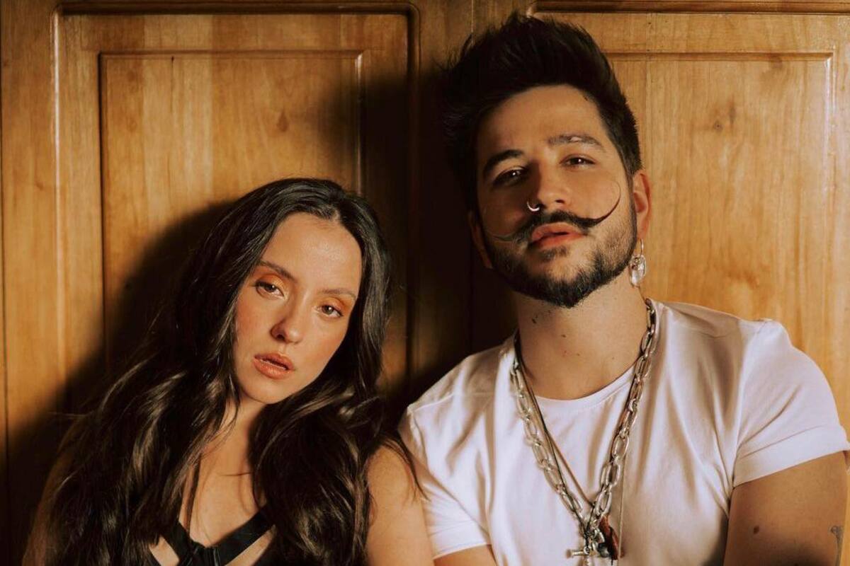 ¡Evaluna le "agarra" las pompas a Camilo frente a las cámaras!