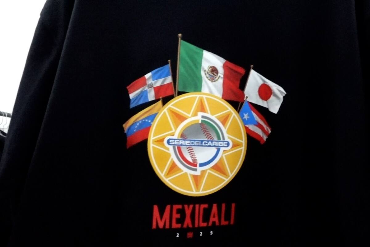 Pasión beisbolera: largas filas en la tienda de la Serie del Caribe