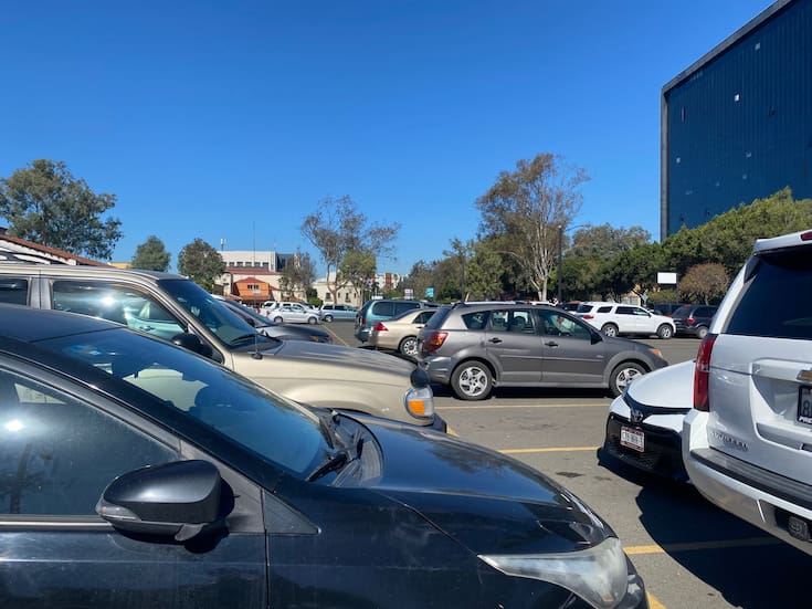 Combaten 38 plazas ´parking´ gratuito