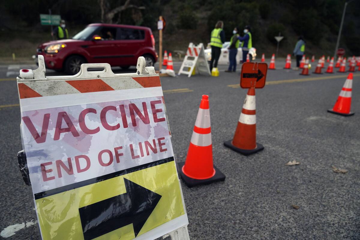 Van a la baja contagios de Covid en San Diego