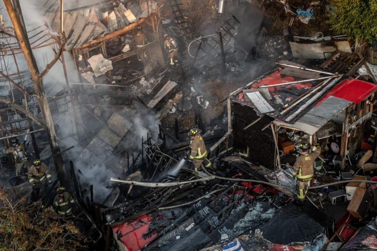 Incendio consume dos viviendas en la colonia Llamas Amaya